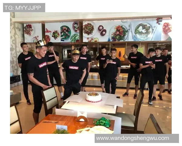 足球明星们齐聚一堂为球迷送上生日祝福精彩瞬间回顾