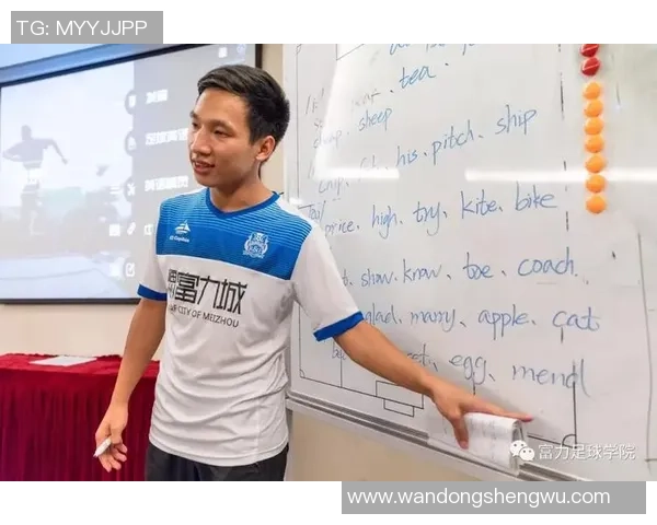 足球明星多语言能力揭秘他们如何在全球舞台上沟通与交流